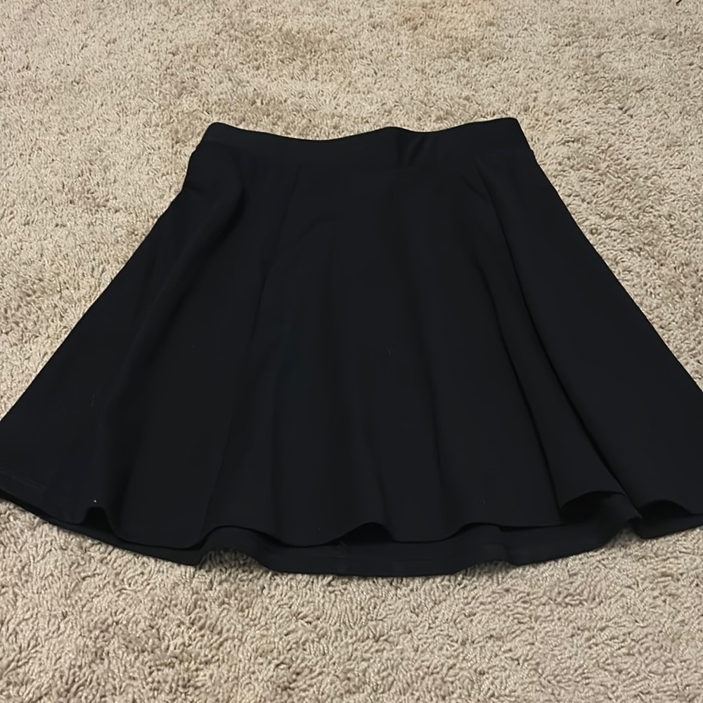 H&M Short Peplum Skirt
